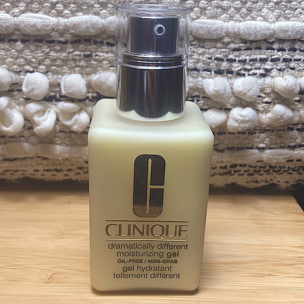 CLINIQUE NEW/NEVER USED dramatically different moisturizing gel 4.2 oz